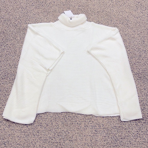 In The Style x Billie Faiers Roll Neck Cape Sweater for ASOS - Picture 4 of 9